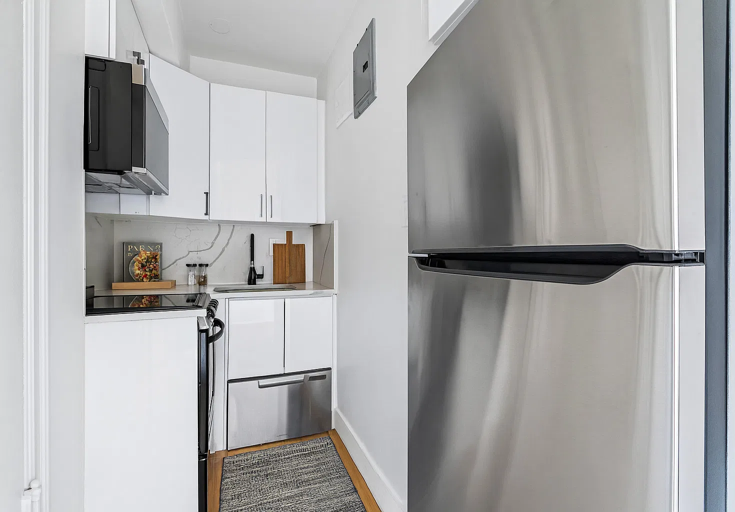 25 East 67th Street — Photo 3