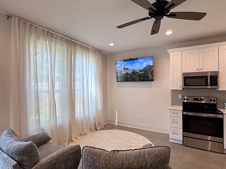 Highland Oaks Ln — Photo 12