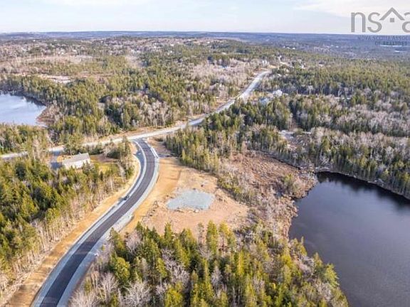 4th image of 773 Voyageur Way