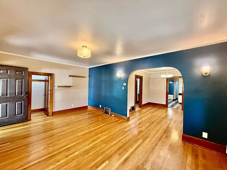 519 S Cedar St — Photo 2