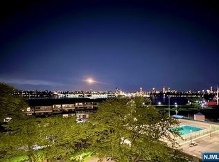 1203 River Rd APT 5G, Edgewater, NJ 07020