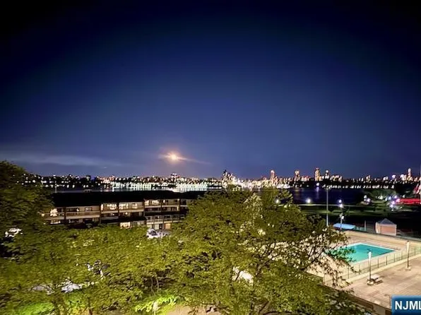 1203 River Rd APT 5G, Edgewater, NJ 07020