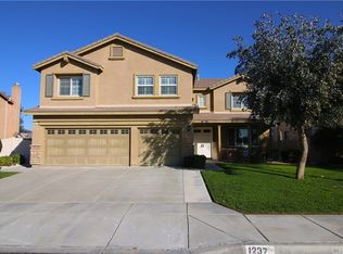1237 Huckleberry Ln, San Jacinto, CA 92582