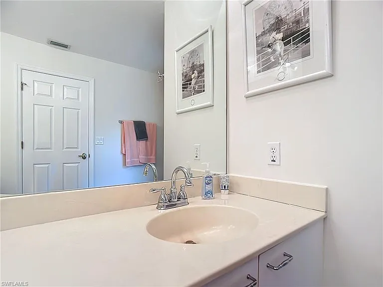 2860 Citrus Lake Dr #R-202 — Photo 37