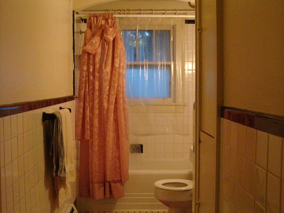 5th image of 32 Tompkins St #1N