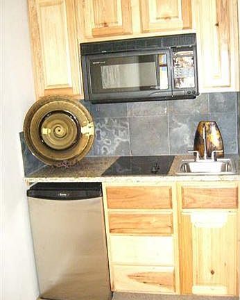 Hickory & Granite Kitchenette