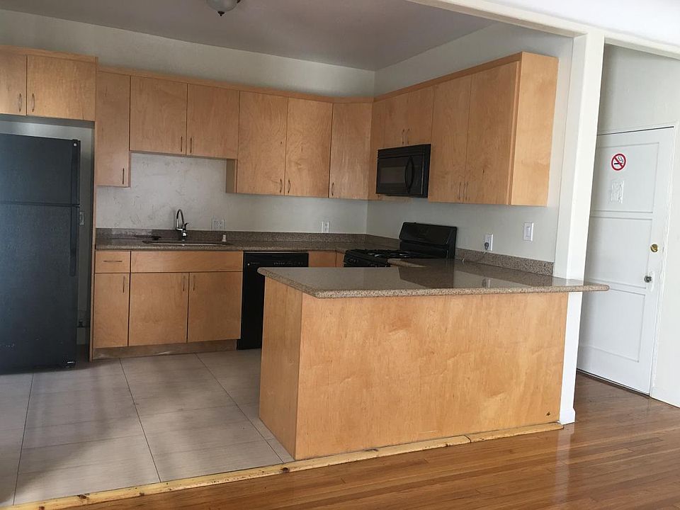1st image of 215 S Elm Dr APT 103