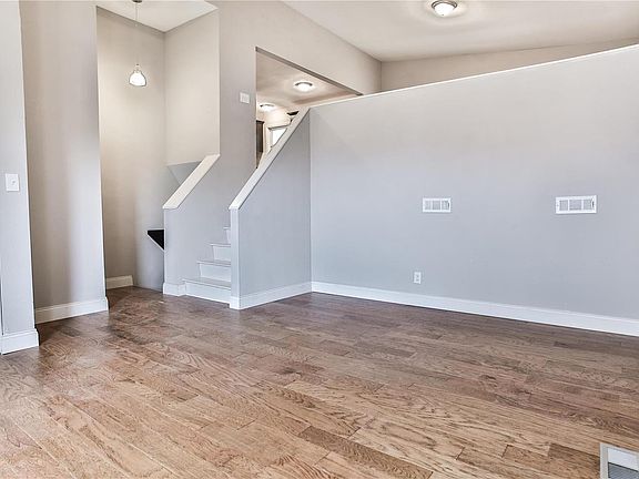 4th image of 1828 Fairfax Dr