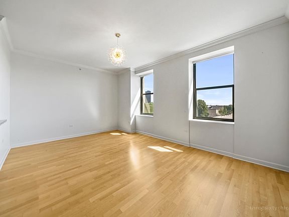 4th image of 310 S Michigan Ave Unit 501