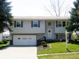 2809 Nottingham Dr, Parma, OH