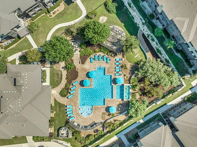 Resort Style Amenities