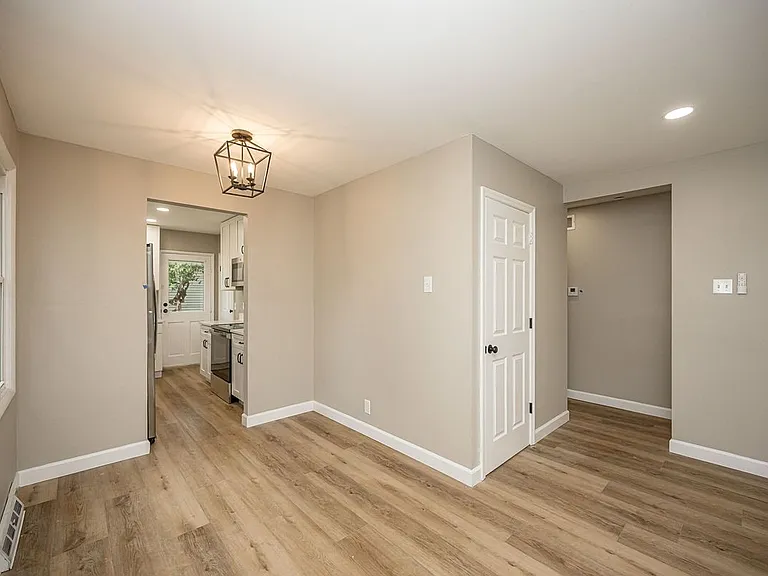 2568 Bonniebrook Dr — Photo 4