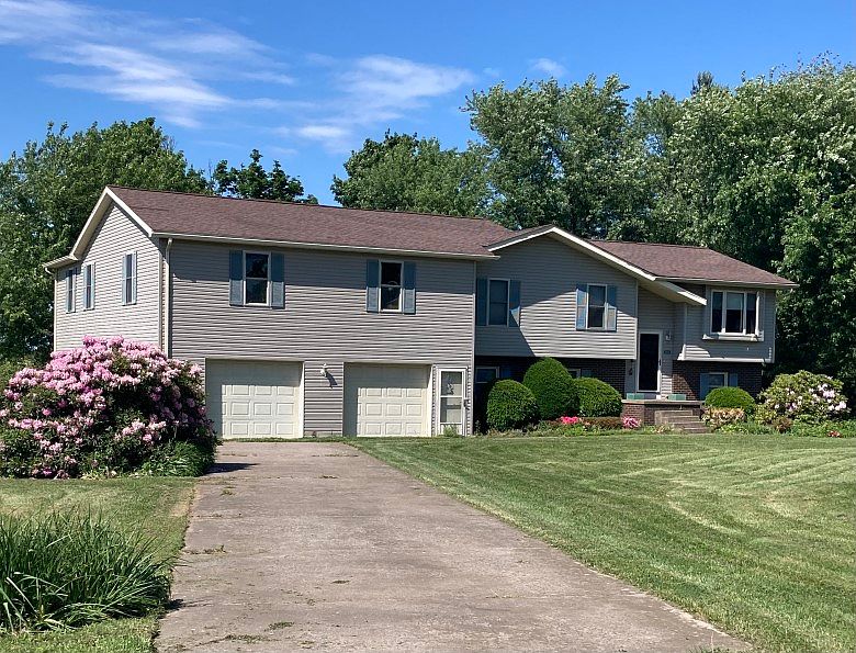1st image of 1909 Lola Ln