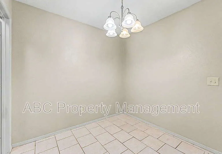 3033 W Mica St — Photo 16