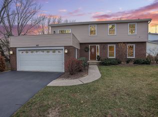 143 Pond Ridge Rd, Libertyville, IL 60048