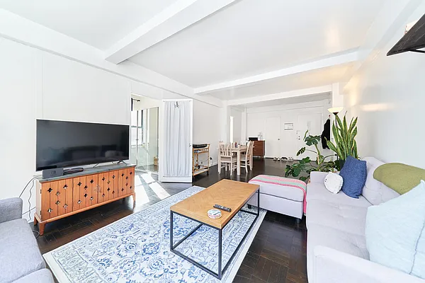 Rented by Keller Williams NYC | media 20