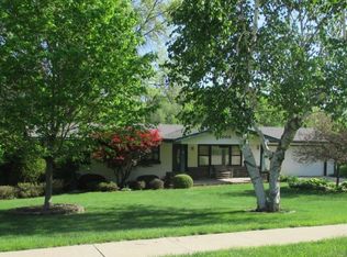 1008 Sunset Ave, Pella, IA 50219