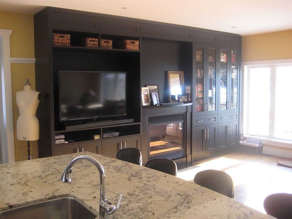 2nd image of 143 Churchill Ave