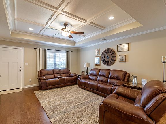 5th image of 931 Sugarberry Dr
