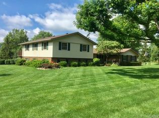 1590 Mapleton Dr, Dayton, OH 45459