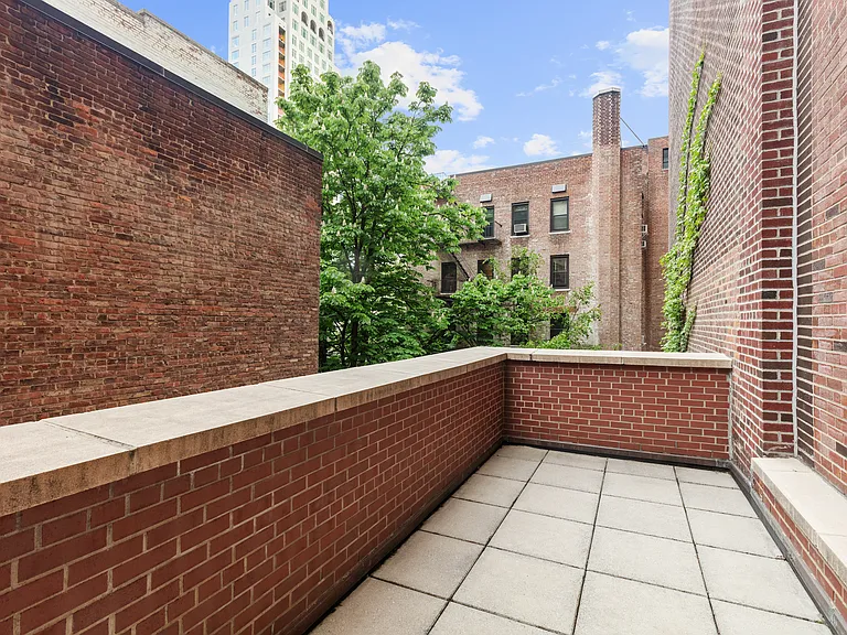218 E 79th St #TWHS — Photo 11