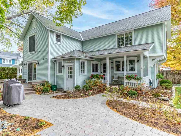 406 W 3rd St, Harbor Springs, MI 49740
