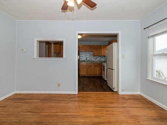 4th image of 106 E Newton St