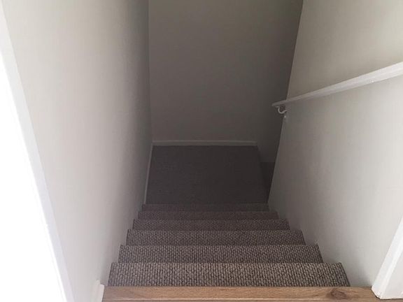 2 story townhouse style