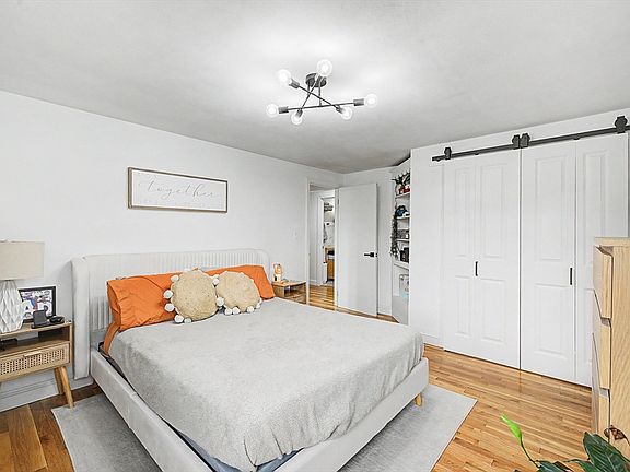 3rd image of 103 Laroche St
