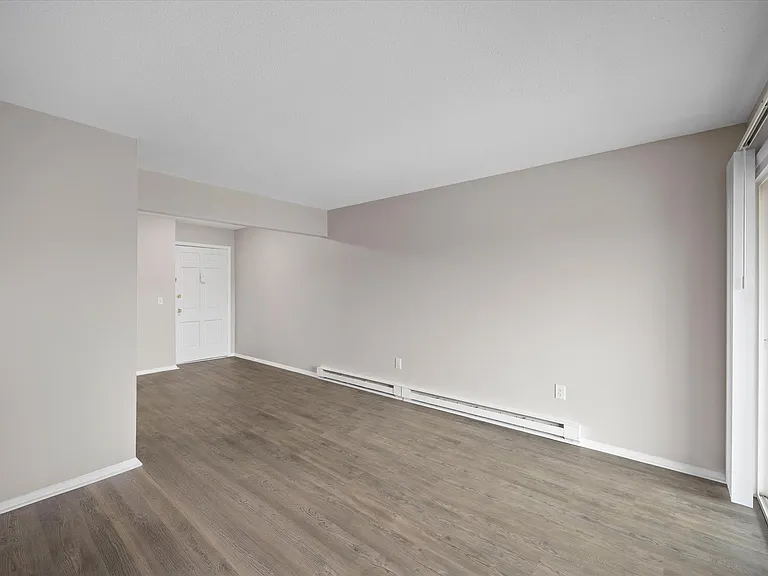 Toledo Circle Apartments — Photo 12