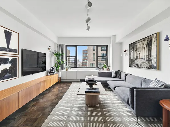 201 E 21st St APT 20J, Manhattan, NY 10010