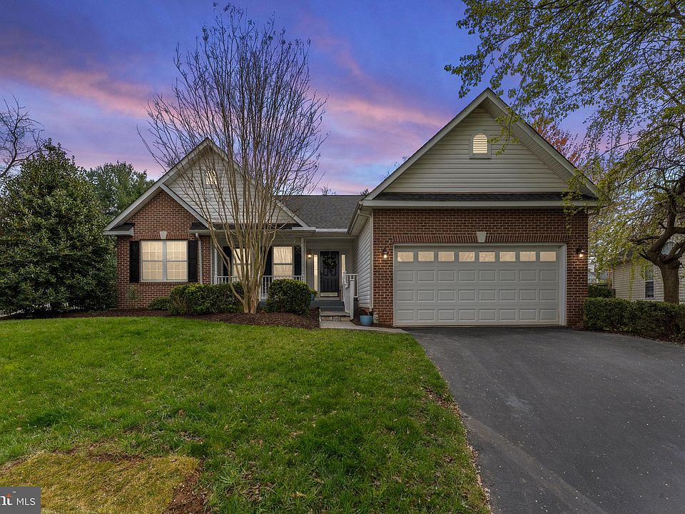 1st image of 375 Horseshoe Ln