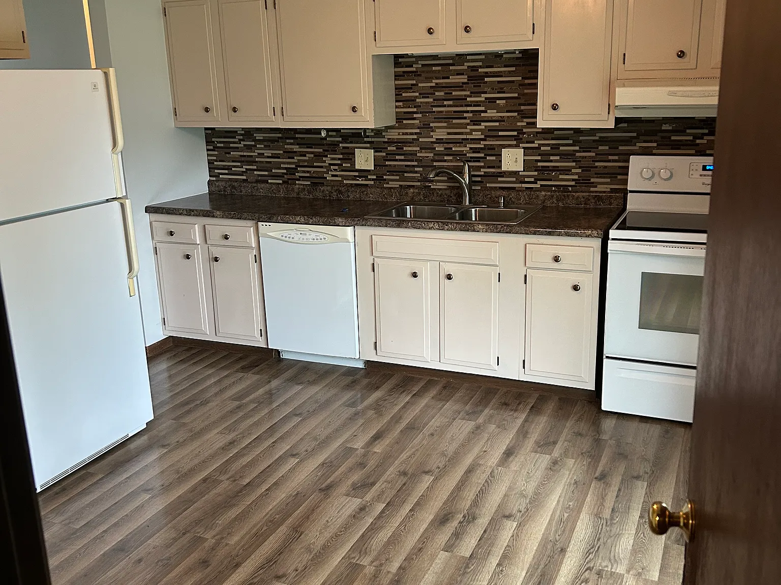2 bed, 1100 sqft, $1,600 — Photo 4