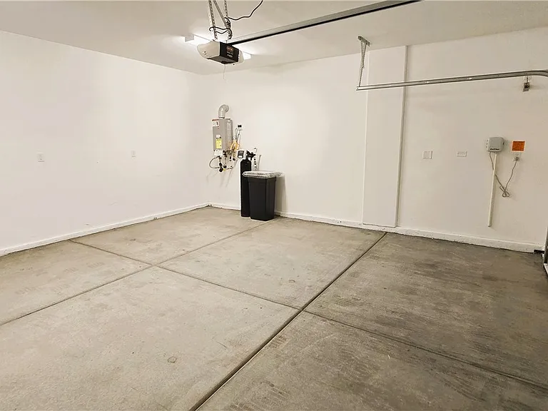 5912 Bruselas St — Photo 33