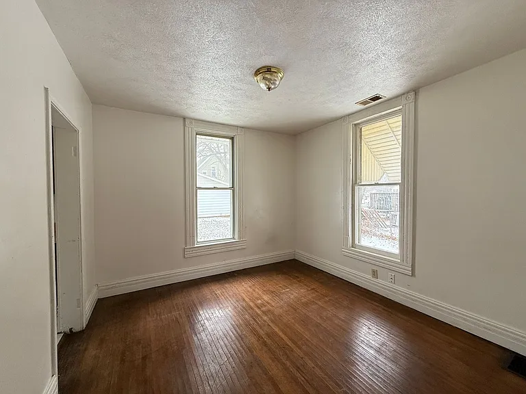 1707 Meharry St — Photo 7