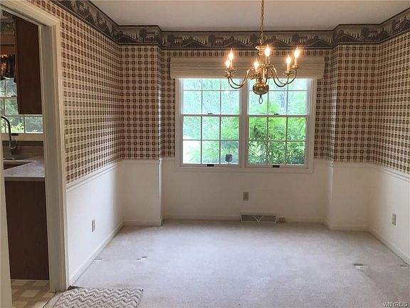 5th image of 4373 Manor Ln