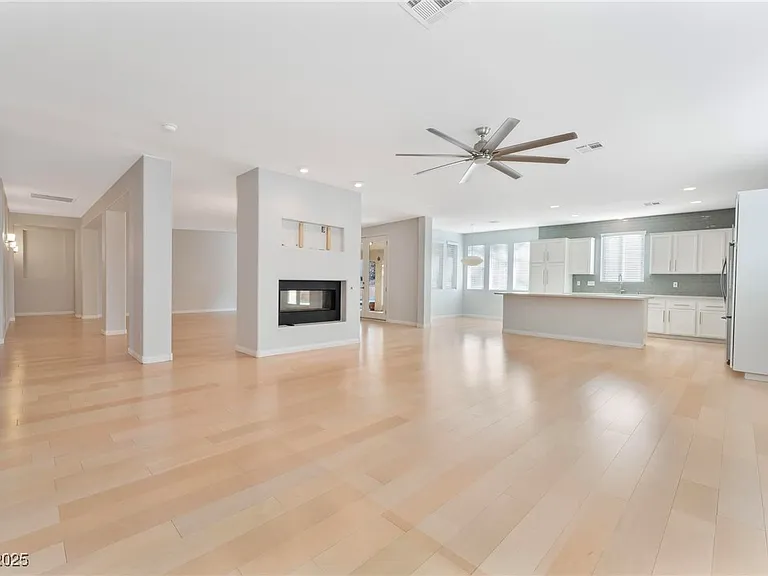 2267 Alanhurst Dr — Photo 9