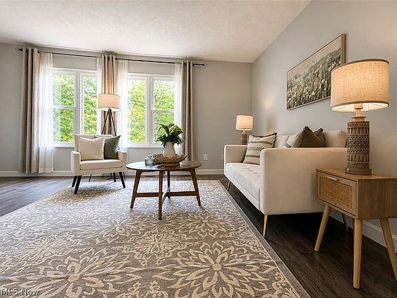 5th image of 21 Cherry Hills Dr