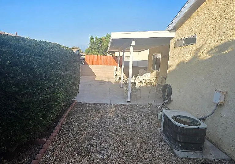 2208 El Grande St — Photo 3