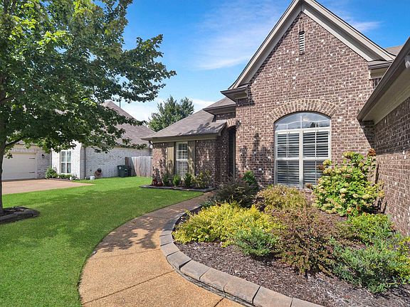 2nd image of 7878 Ivy Lake Ln