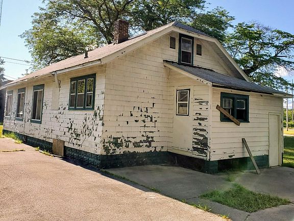 4th image of 483 Paw Paw Ave