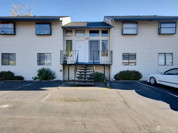 1313 W James Street #11, Kent, WA 98032