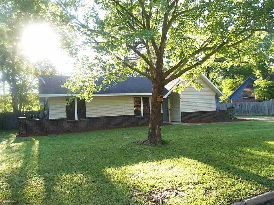 1st image of 636 Cedar Springs Dr