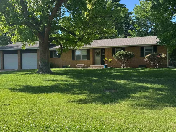 1508 Linda Ln, Hutchinson, KS 67502