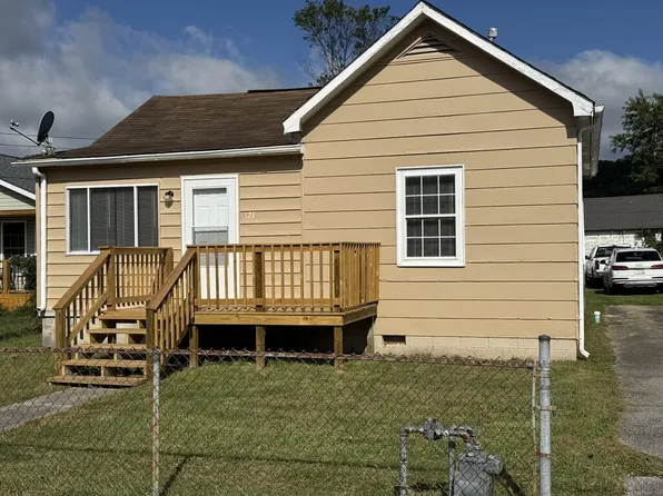 121 Dunn St, Sophia, WV 25921