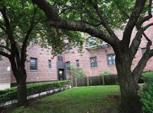 2021 Crescent St APT 3A, Astoria, NY 11105