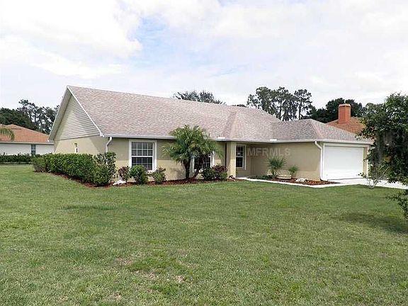 3rd image of 35 Country Club Ln