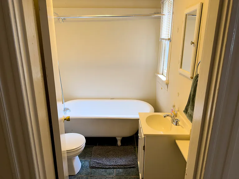 3204 Stuart Ave #B — Photo 3