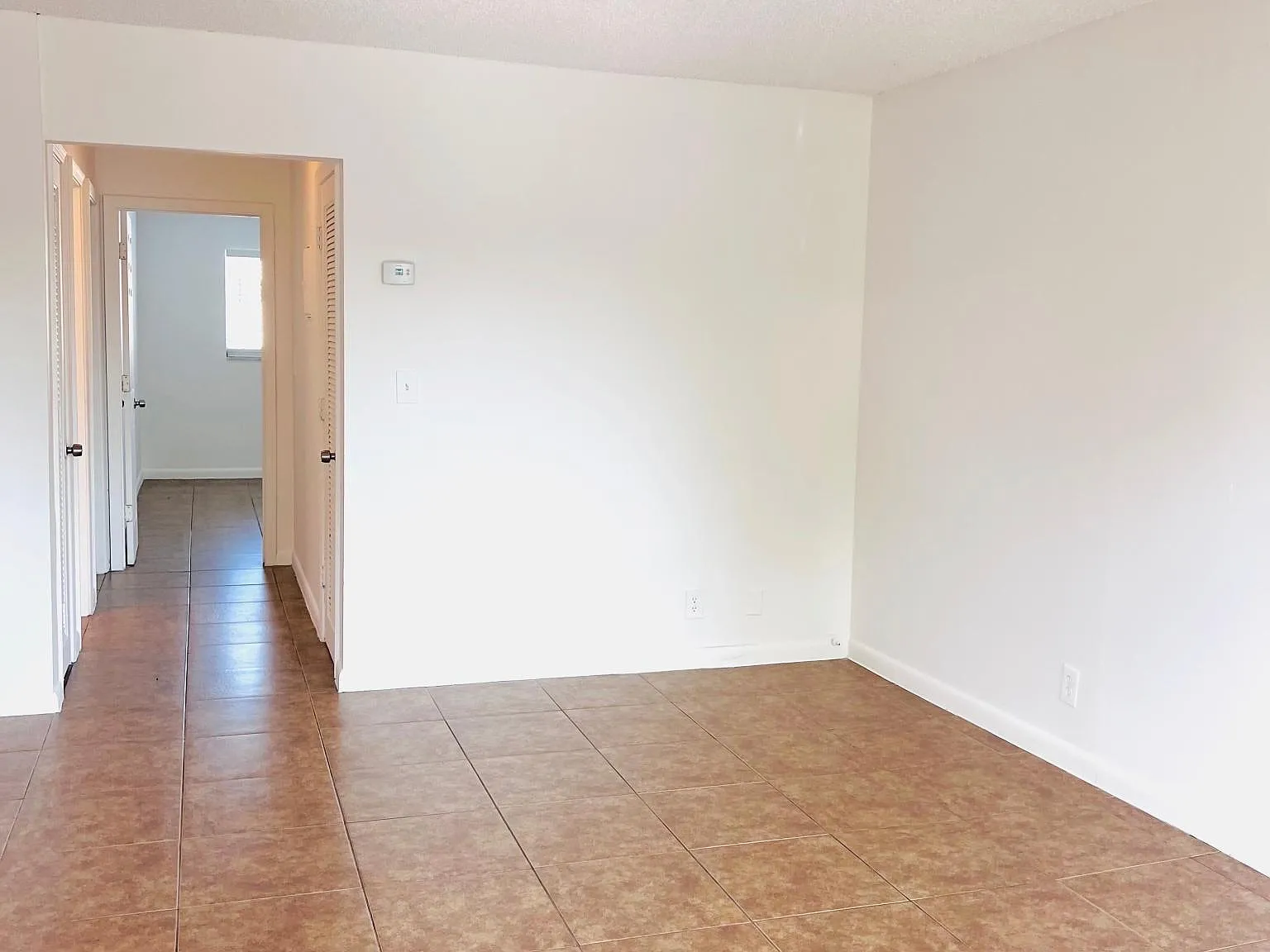 2 bed, 800 sqft, $2,100 — Photo 4