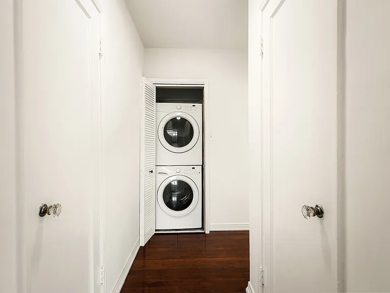 132 S Sweetzer Ave #136-1/2 — Photo 10